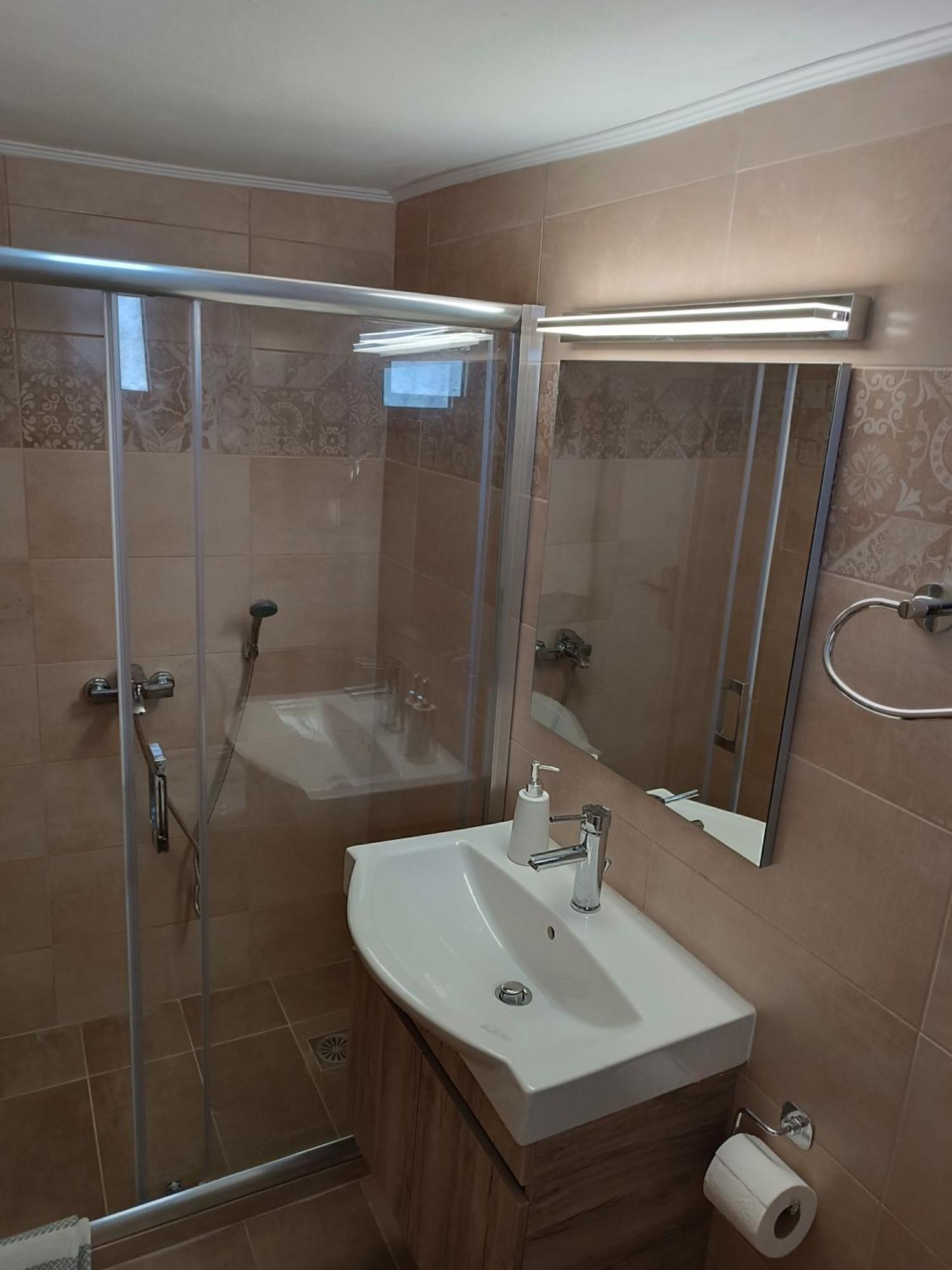 Nikos - Eleni Apartment Барбати Екстериор снимка