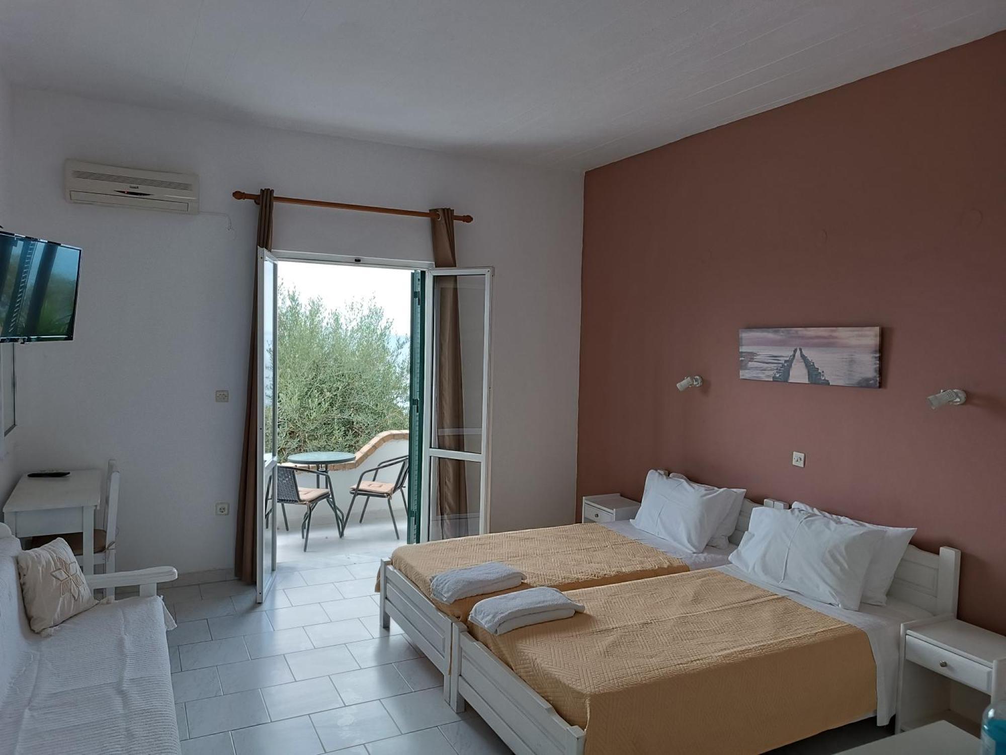 Nikos - Eleni Apartment Барбати Екстериор снимка
